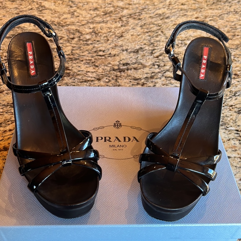 PRADA Blk Platform Sandals! Must Have in a Wardrobe-Perfectly Gorgeous! Size 39